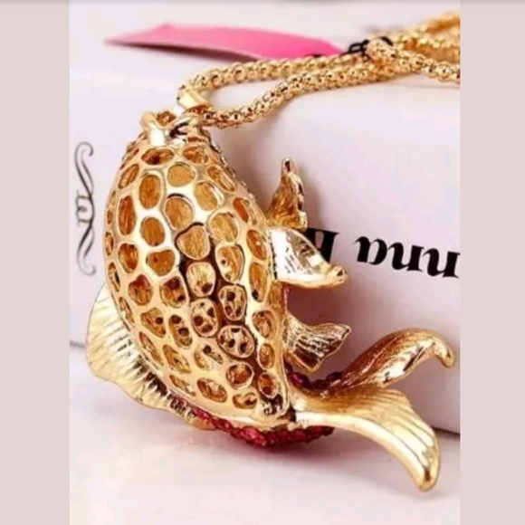 NWT Betsey Johnson Pink Koi Fish Pendant Necklace - Picture 4 of 4